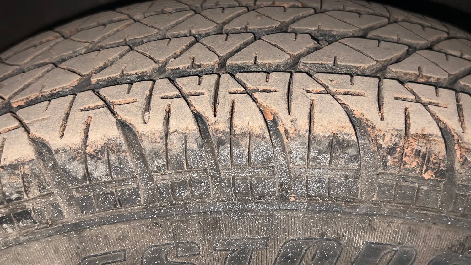 Used 2012 Maruti Suzuki Swift Dzire VXI Petrol Manual tyres RIGHT FRONT TYRE TREAD VIEW