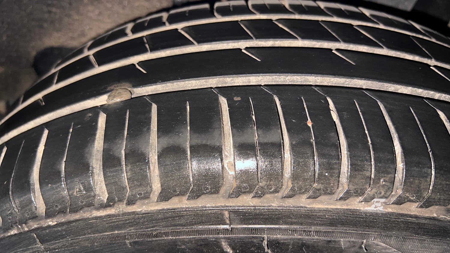 Used 2016 Maruti Suzuki Baleno Delta 1.2 Petrol Manual tyres LEFT REAR TYRE TREAD VIEW