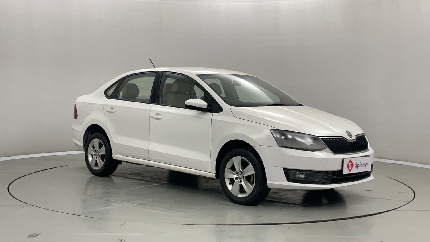 Used 2019 Skoda Rapid Ambition 1.6 MPI AT Petrol Automatic exterior RIGHT FRONT CORNER VIEW
