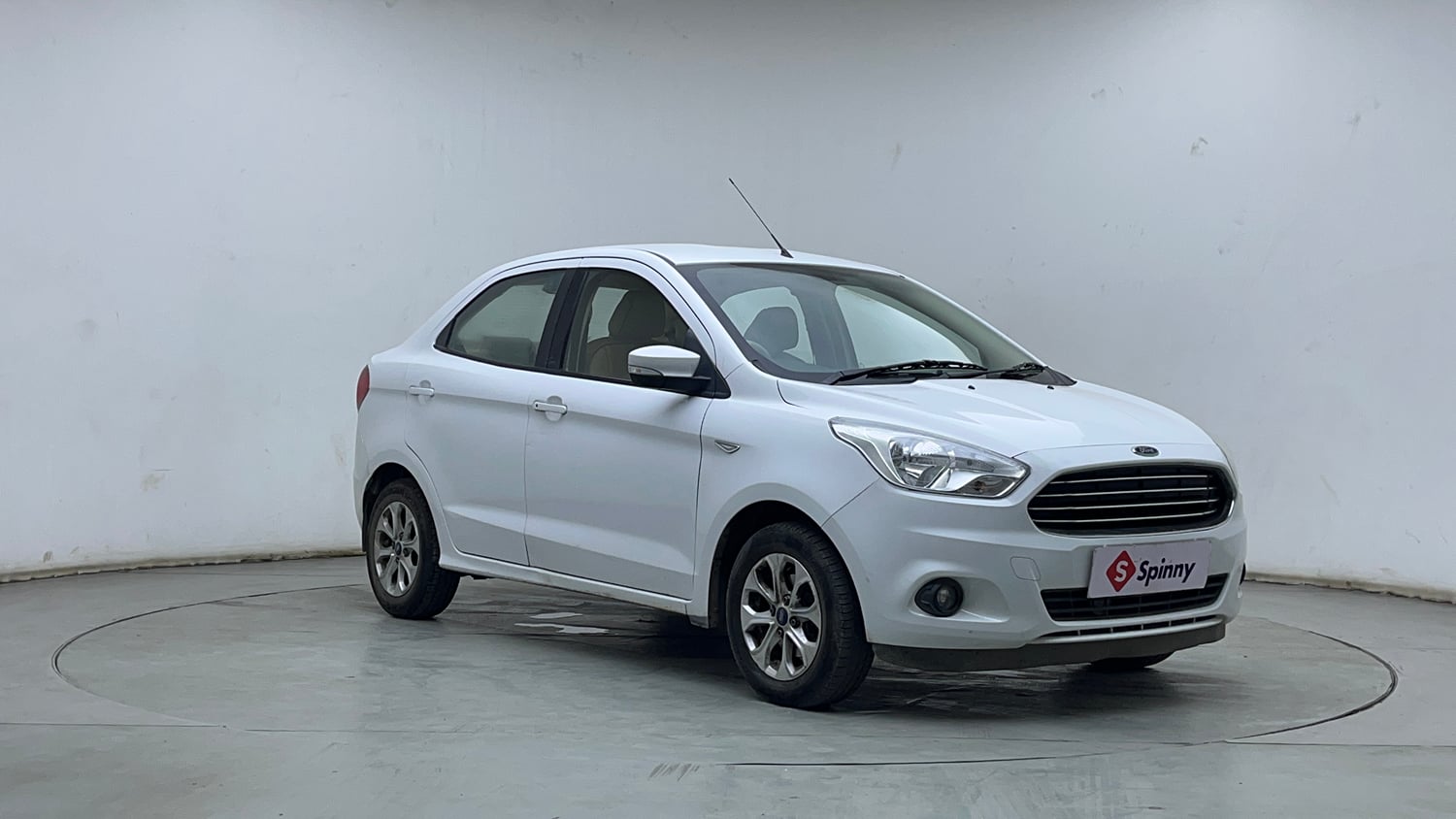 Used 2017 Ford Figo Aspire Titanium 1.2 Ti-VCT Petrol Manual exterior RIGHT FRONT CORNER VIEW