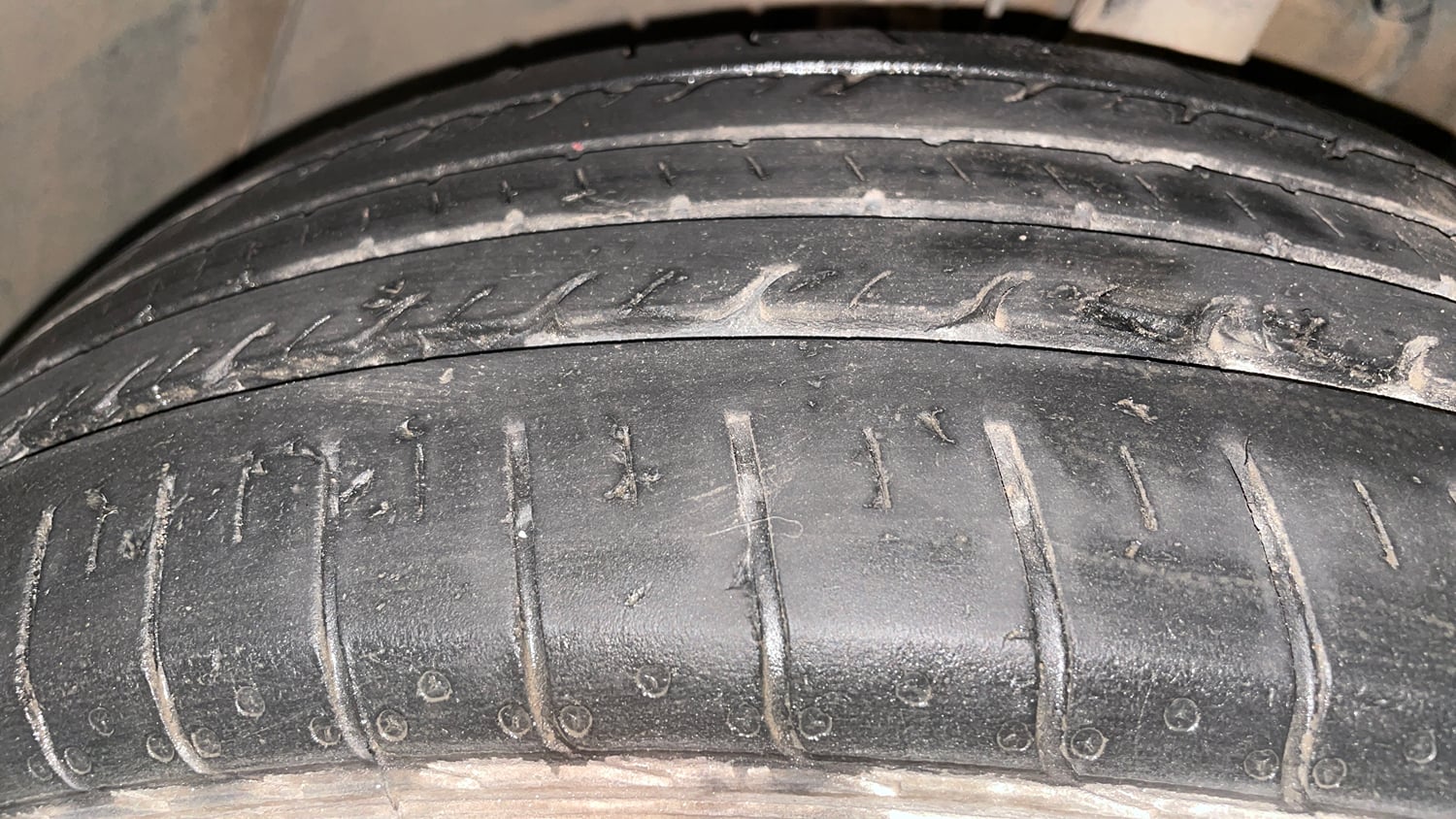 Used 2022 Tata Nexon XMA (S) Petrol Automatic tyres LEFT FRONT TYRE TREAD VIEW