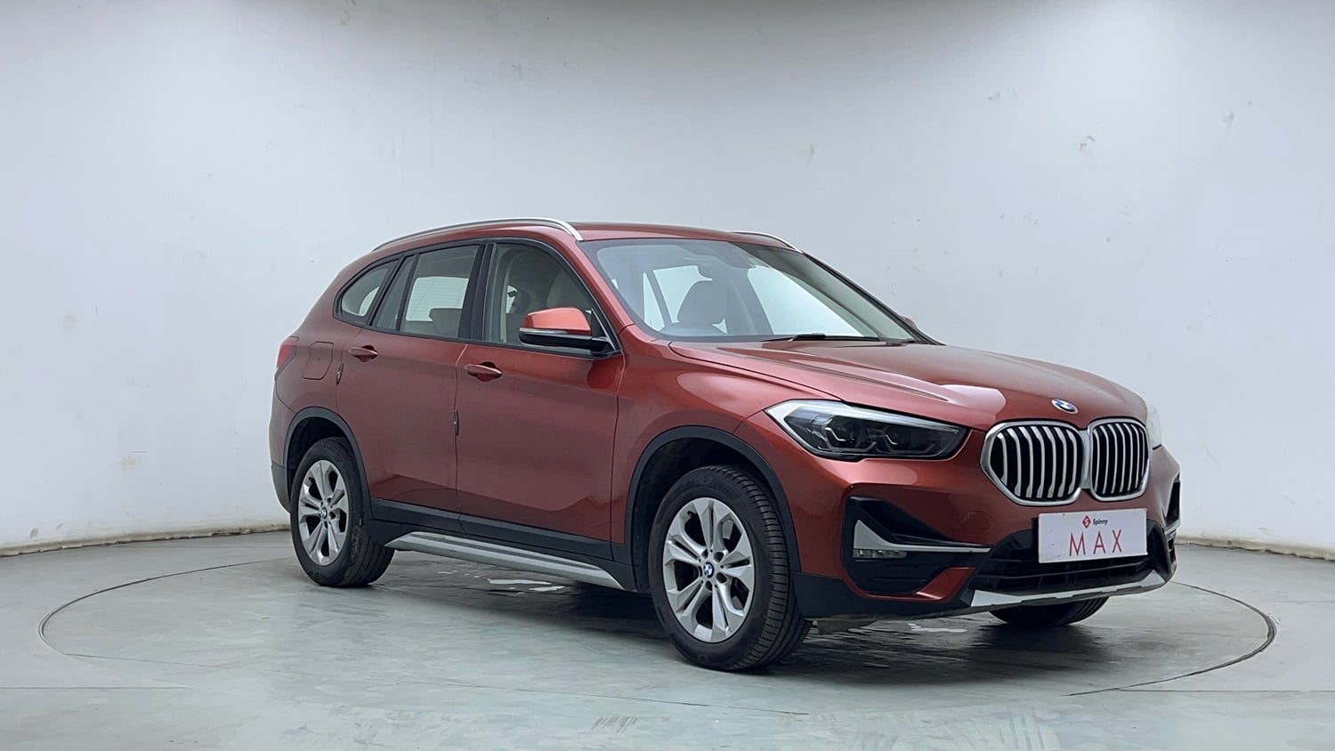 Used 2021 BMW X1 sDrive20i xLine Petrol Automatic exterior RIGHT FRONT CORNER VIEW