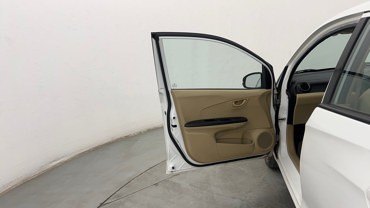 Used 2015 Honda Amaze 1.2 S i-VTEC Petrol Manual interior LEFT FRONT DOOR OPEN VIEW