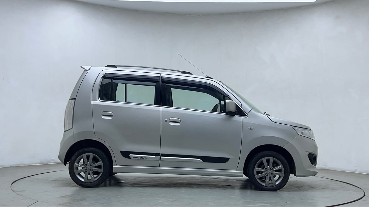 Used 2018 Maruti Suzuki Wagon R VXI+ (O) Petrol Manual exterior RIGHT SIDE VIEW