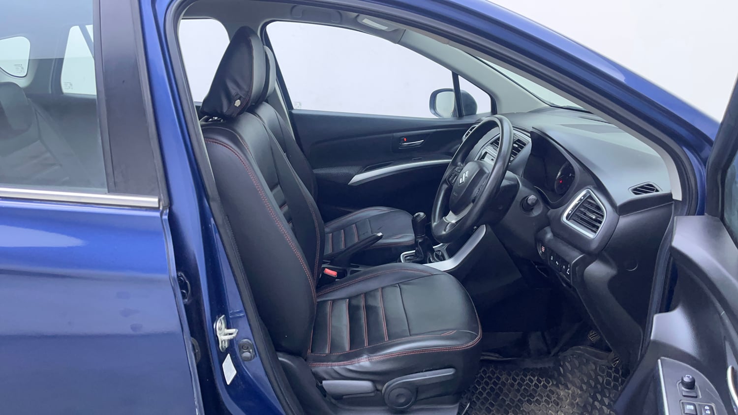 Used 2018 Maruti Suzuki S-Cross Zeta 1.3 Diesel Manual interior RIGHT SIDE FRONT DOOR CABIN VIEW