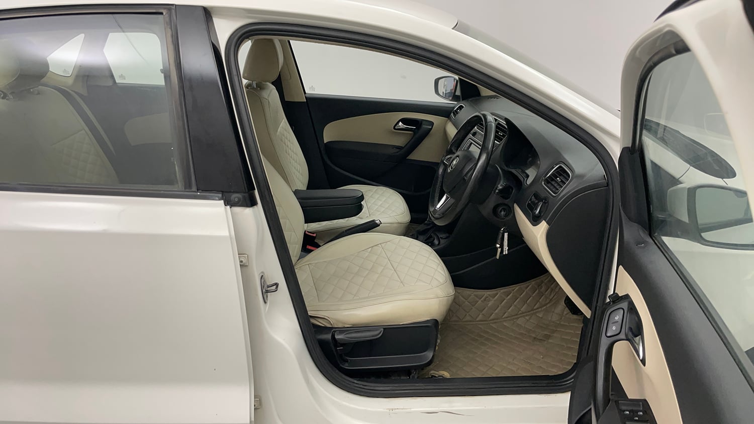 Used 2019 Skoda Rapid Ambition 1.6 MPI AT Petrol Automatic interior RIGHT SIDE FRONT DOOR CABIN VIEW