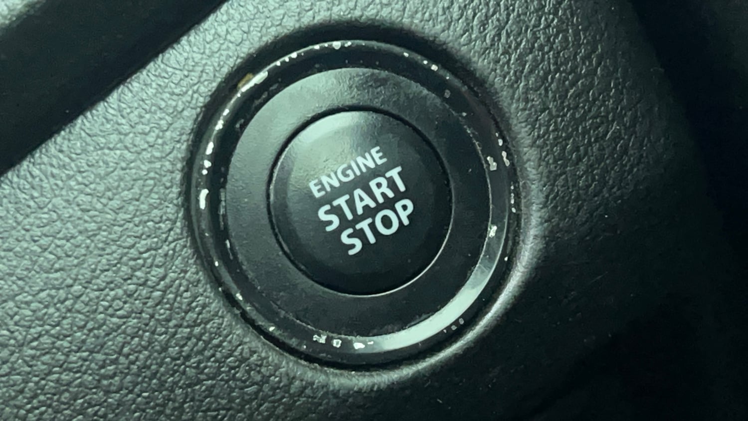 Used 2016 Maruti Suzuki Baleno Zeta 1.2 AT Petrol Automatic top_features Keyless start