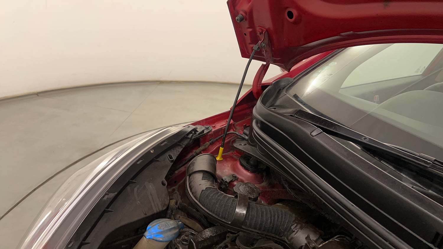 Used 2014 Hyundai Xcent S 1.2 Petrol Manual engine ENGINE RIGHT SIDE HINGE & APRON VIEW