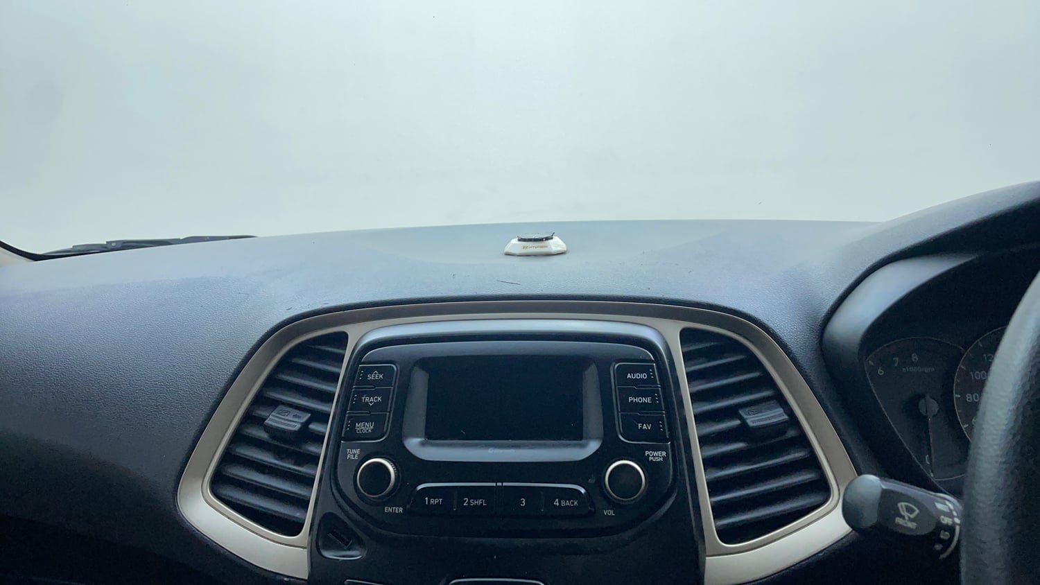 Used 2021 Hyundai Santro Magna Petrol Manual top_features Integrated (in-dash) music system