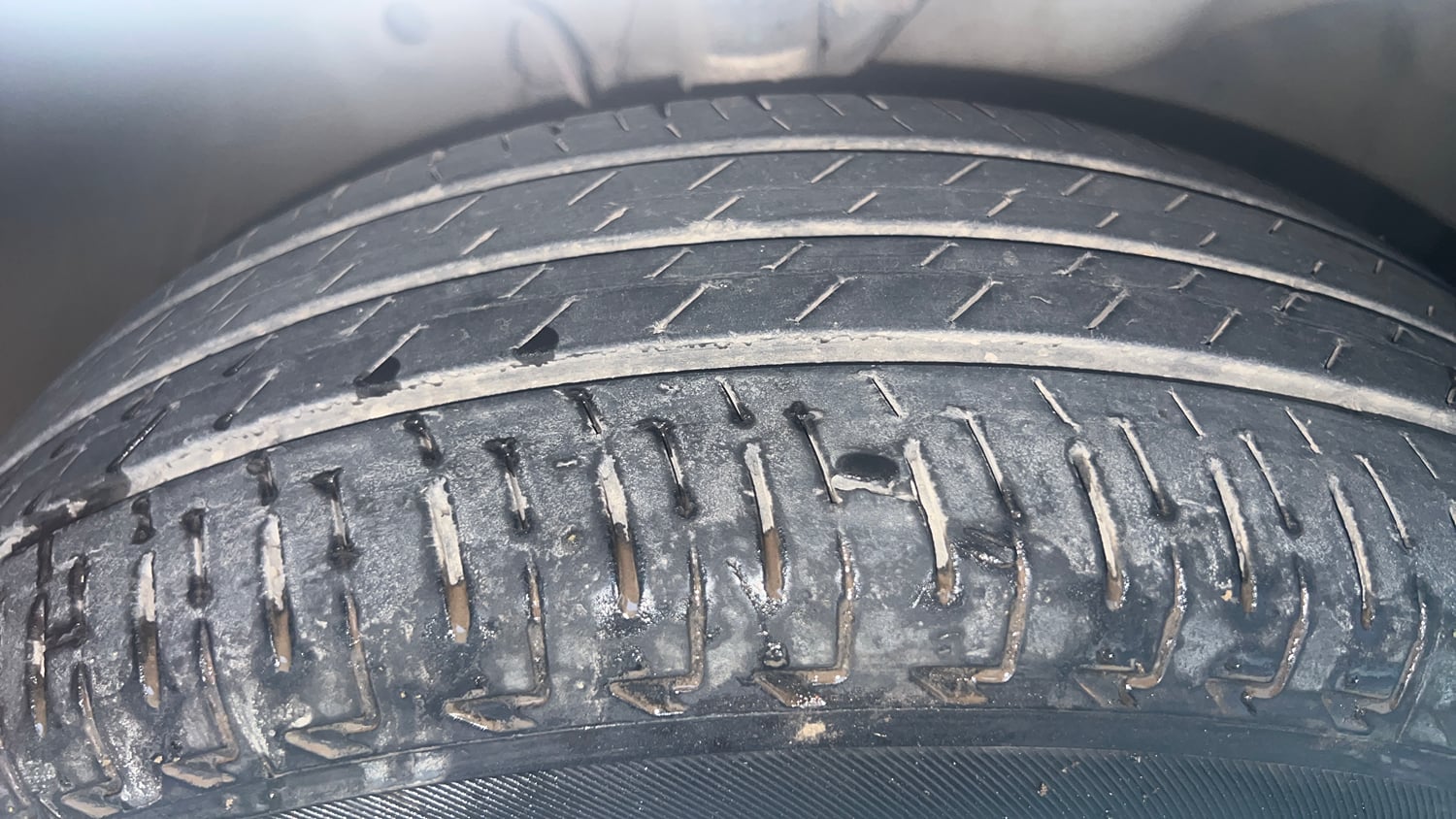 Used 2024 Honda Amaze S 1.2 Petrol CVT Petrol Automatic tyres RIGHT FRONT TYRE TREAD VIEW