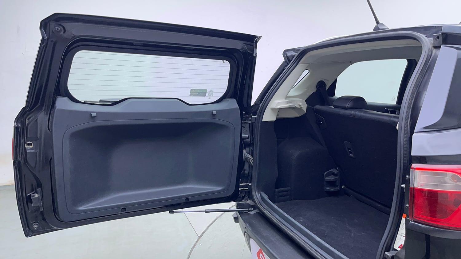 Used 2018 Ford EcoSport Titanium 1.5L TDCi Diesel Manual interior DICKY DOOR OPEN VIEW