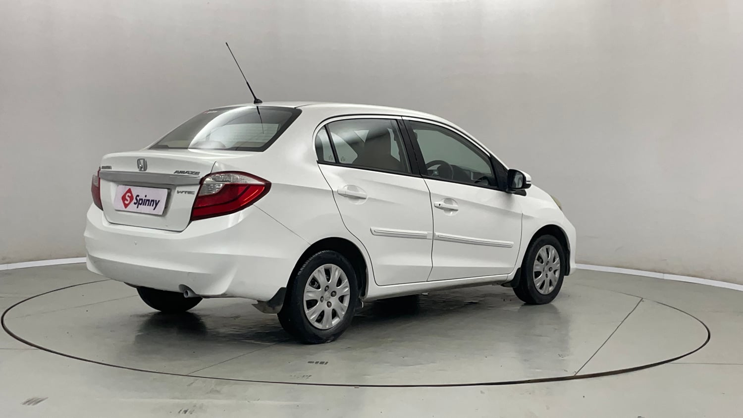Used 2017 Honda Amaze 1.2 SX i-VTEC Petrol Manual exterior RIGHT REAR CORNER VIEW