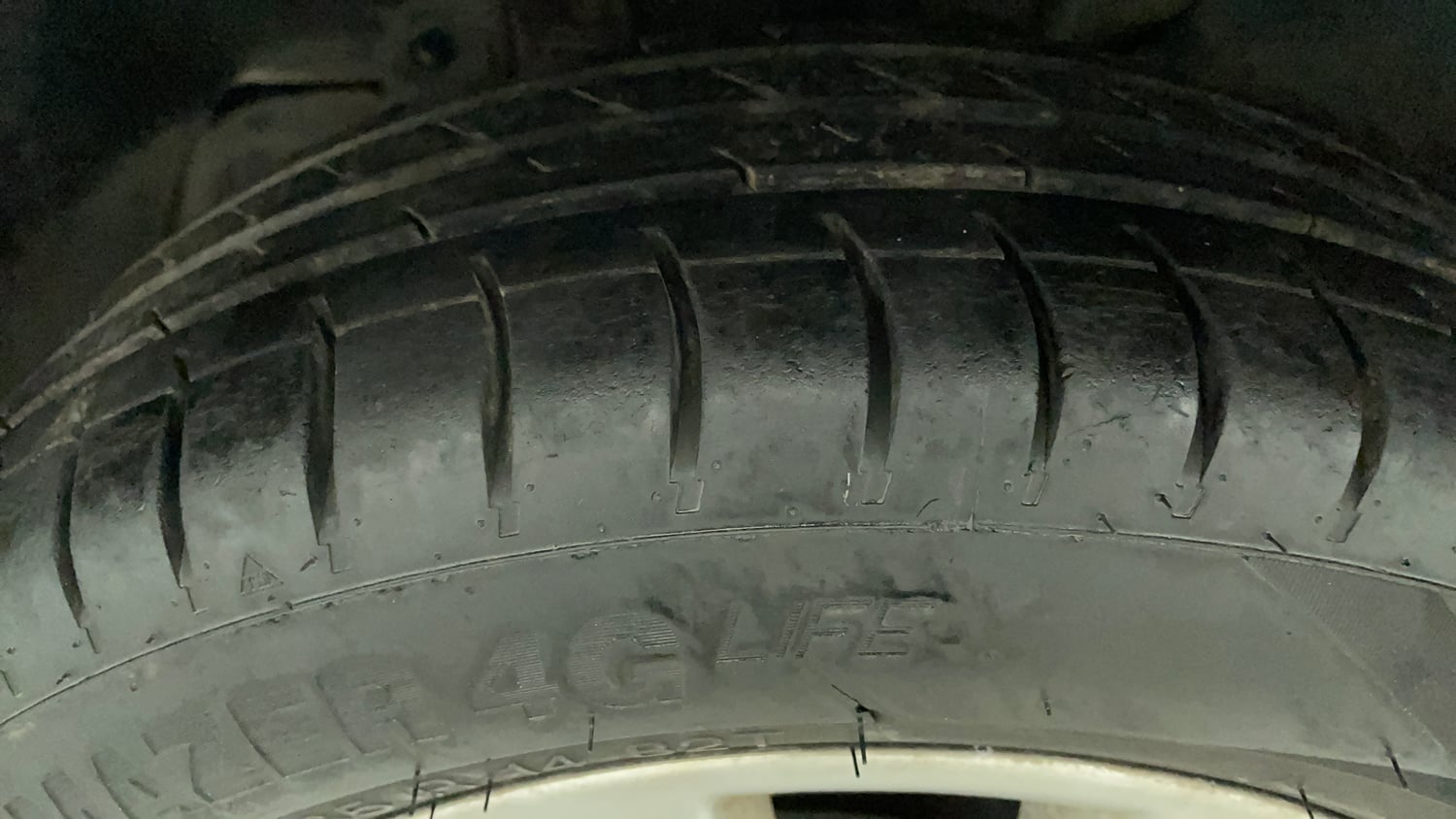Used 2018 Tata Tiago Revotron XZ Petrol Manual tyres LEFT FRONT TYRE TREAD VIEW