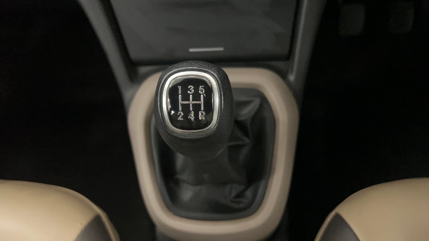 Used 2014 Hyundai Xcent S 1.2 Petrol Manual interior GEAR  KNOB VIEW