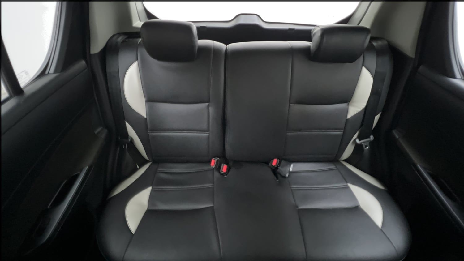 Used 2015 Maruti Suzuki Swift VXi Petrol Manual interior REAR SEAT CONDITION VIEW