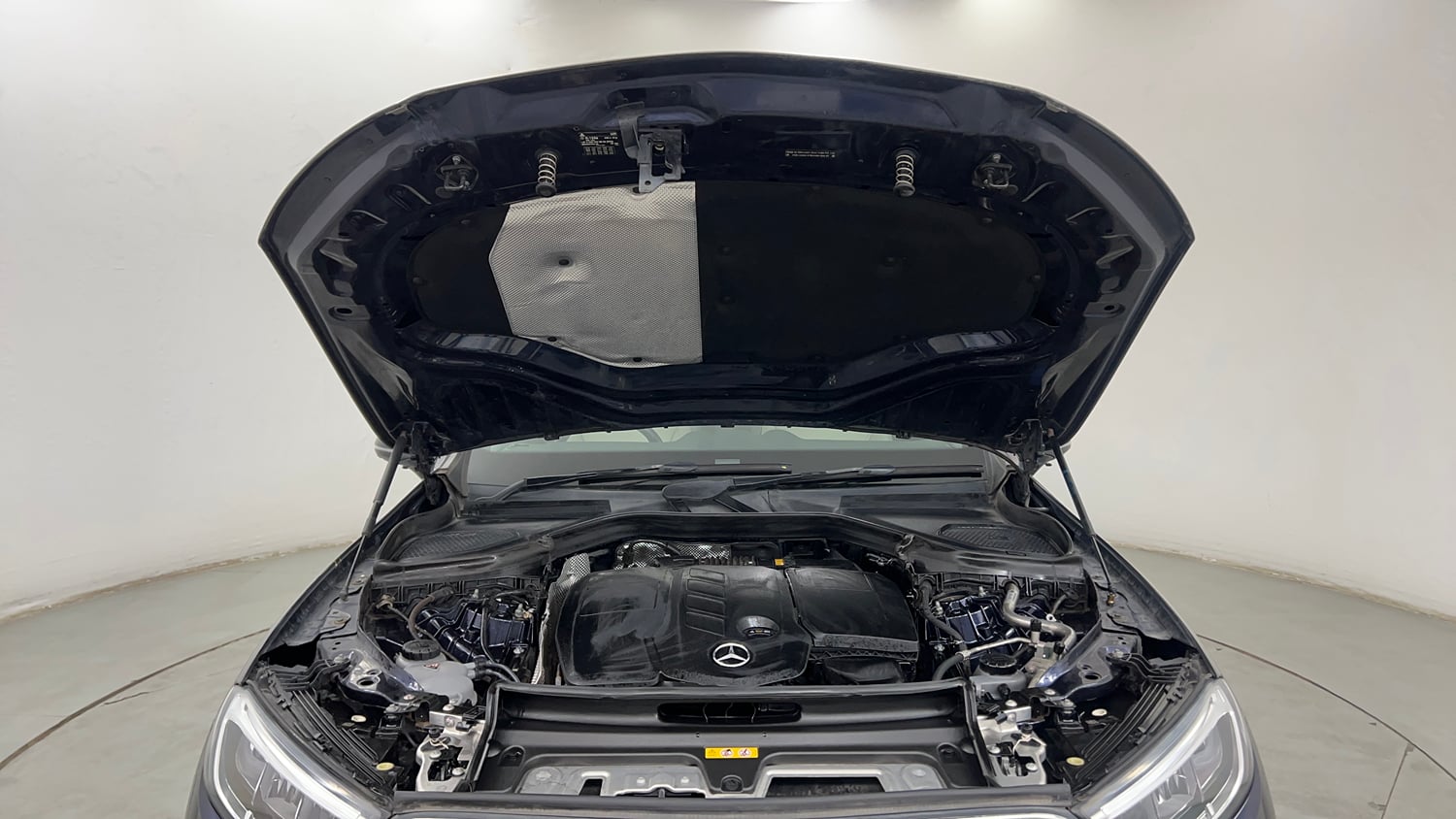 Used 2024 Mercedes-Benz GLC 220d 4MATIC Diesel Automatic engine ENGINE & BONNET OPEN FRONT VIEW