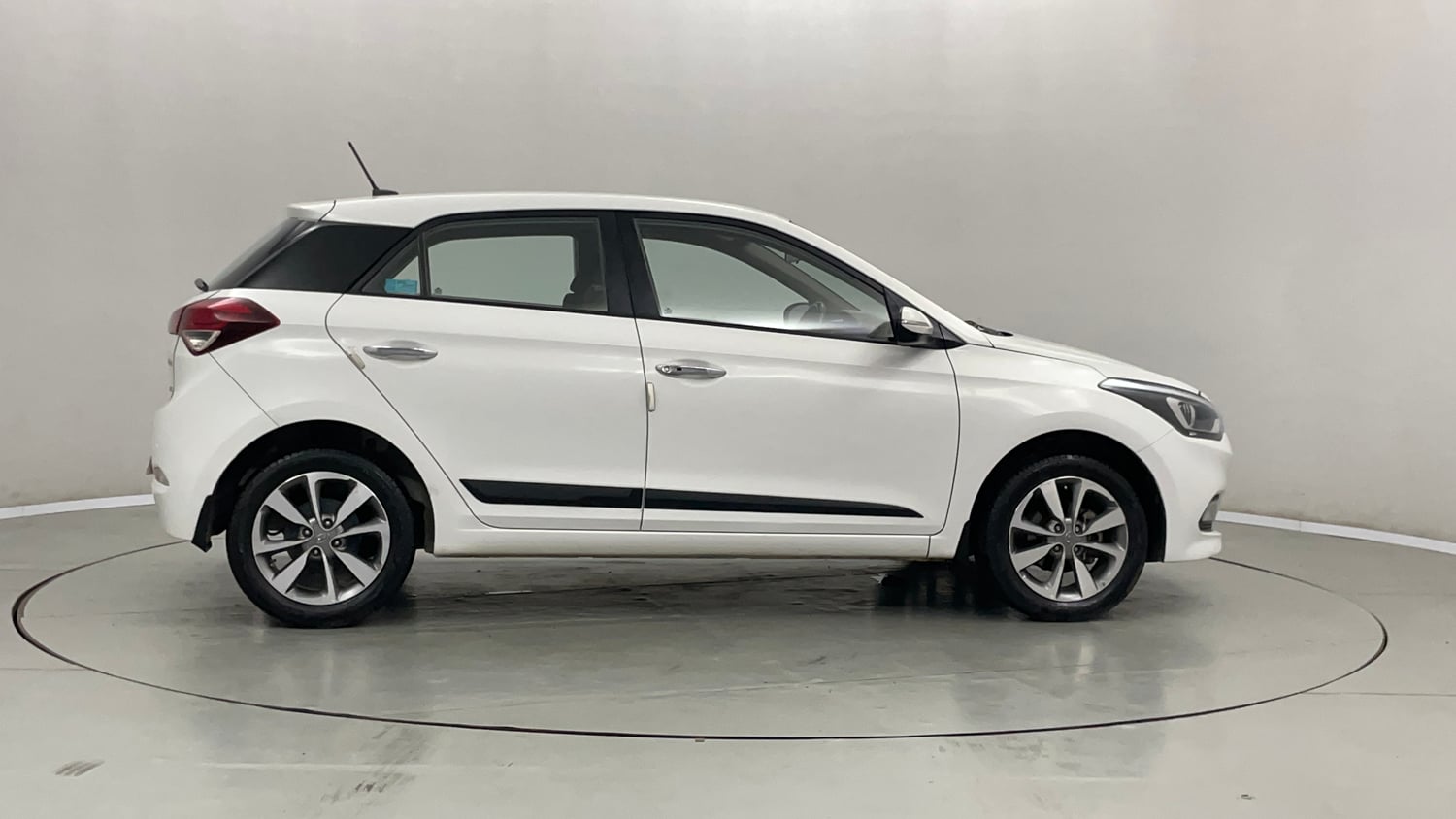 Used 2017 Hyundai Elite i20 Asta 1.2 (O) Petrol Manual exterior RIGHT SIDE VIEW