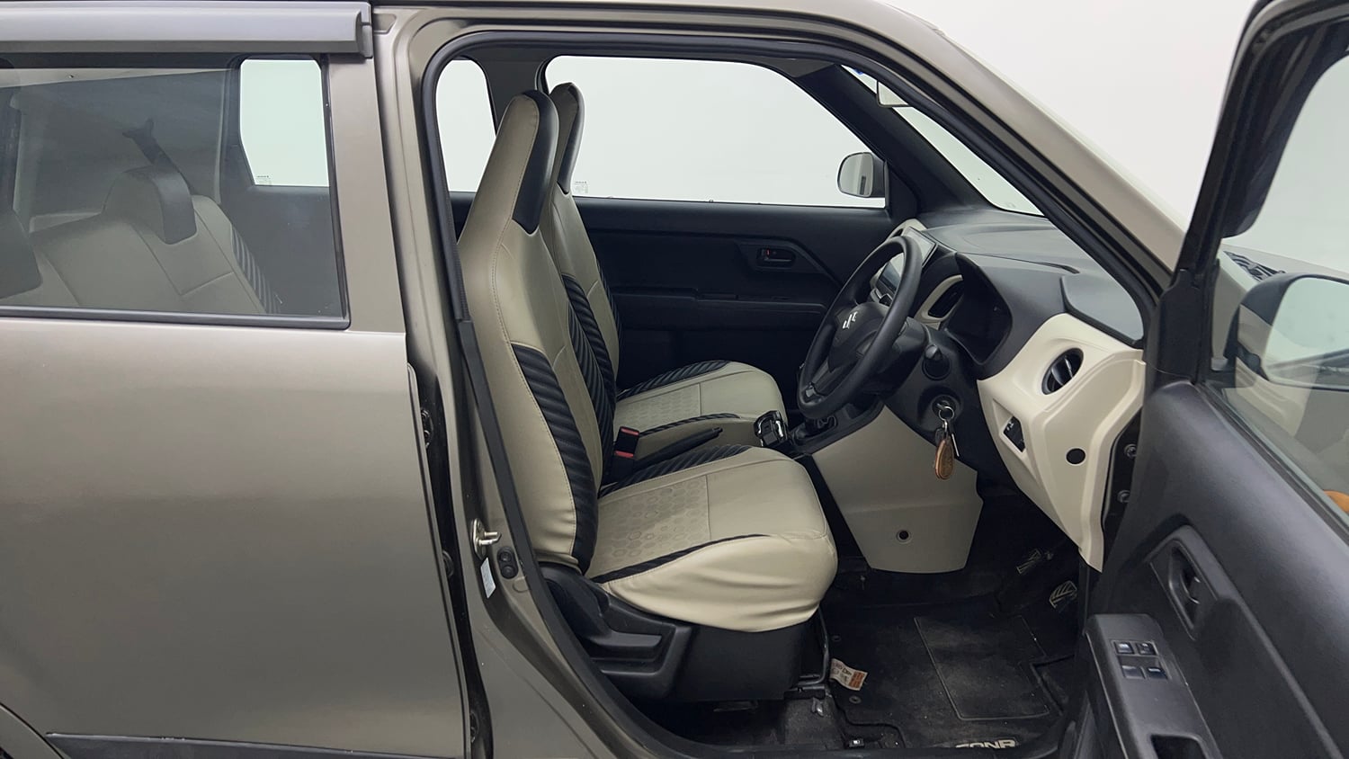 Used 2019 Maruti Suzuki Wagon R LXi 1.0 CNG Cng Manual interior RIGHT SIDE FRONT DOOR CABIN VIEW
