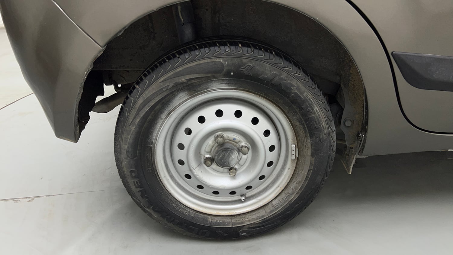 Used 2019 Maruti Suzuki Wagon R LXi 1.0 CNG Cng Manual tyres RIGHT REAR TYRE RIM VIEW