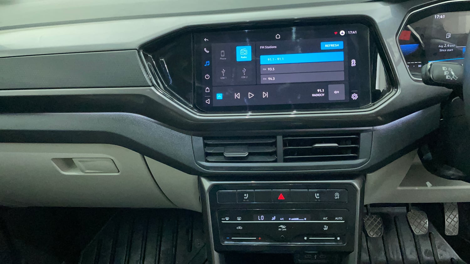 Used 2022 Volkswagen Taigun Topline 1.0 TSI MT Petrol Manual interior MUSIC SYSTEM & AC CONTROL VIEW