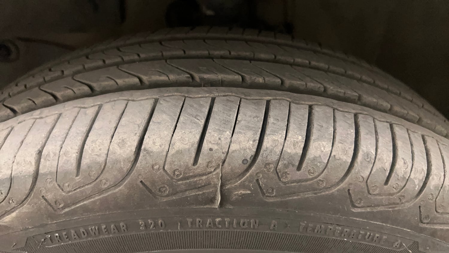 Used 2012 Honda City 1.5 V MT Petrol Manual tyres LEFT FRONT TYRE TREAD VIEW