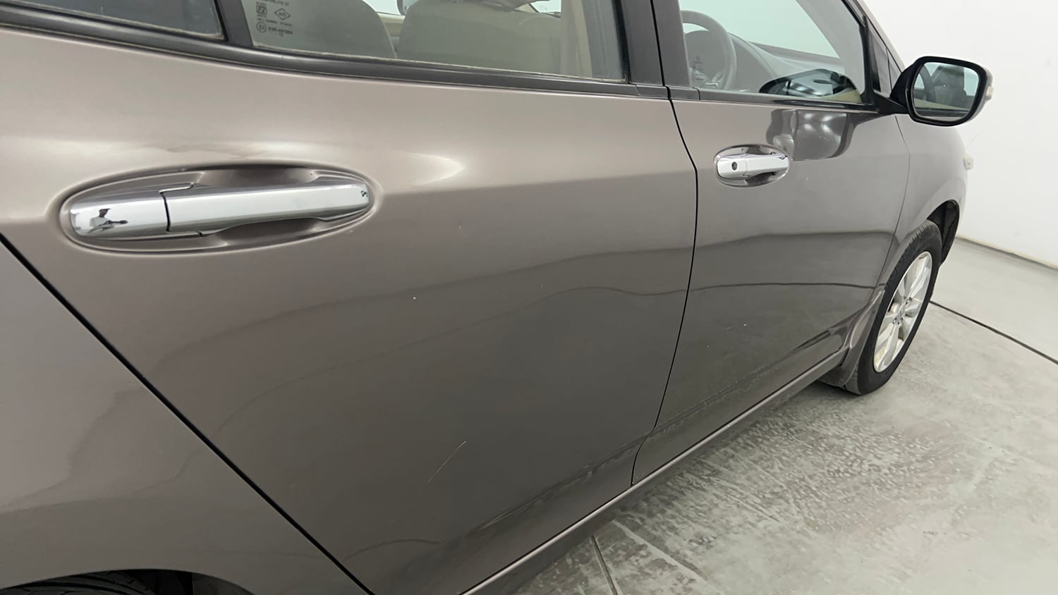 Used 2012 Honda City 1.5 V MT Petrol Manual dents MINOR SCRATCH
