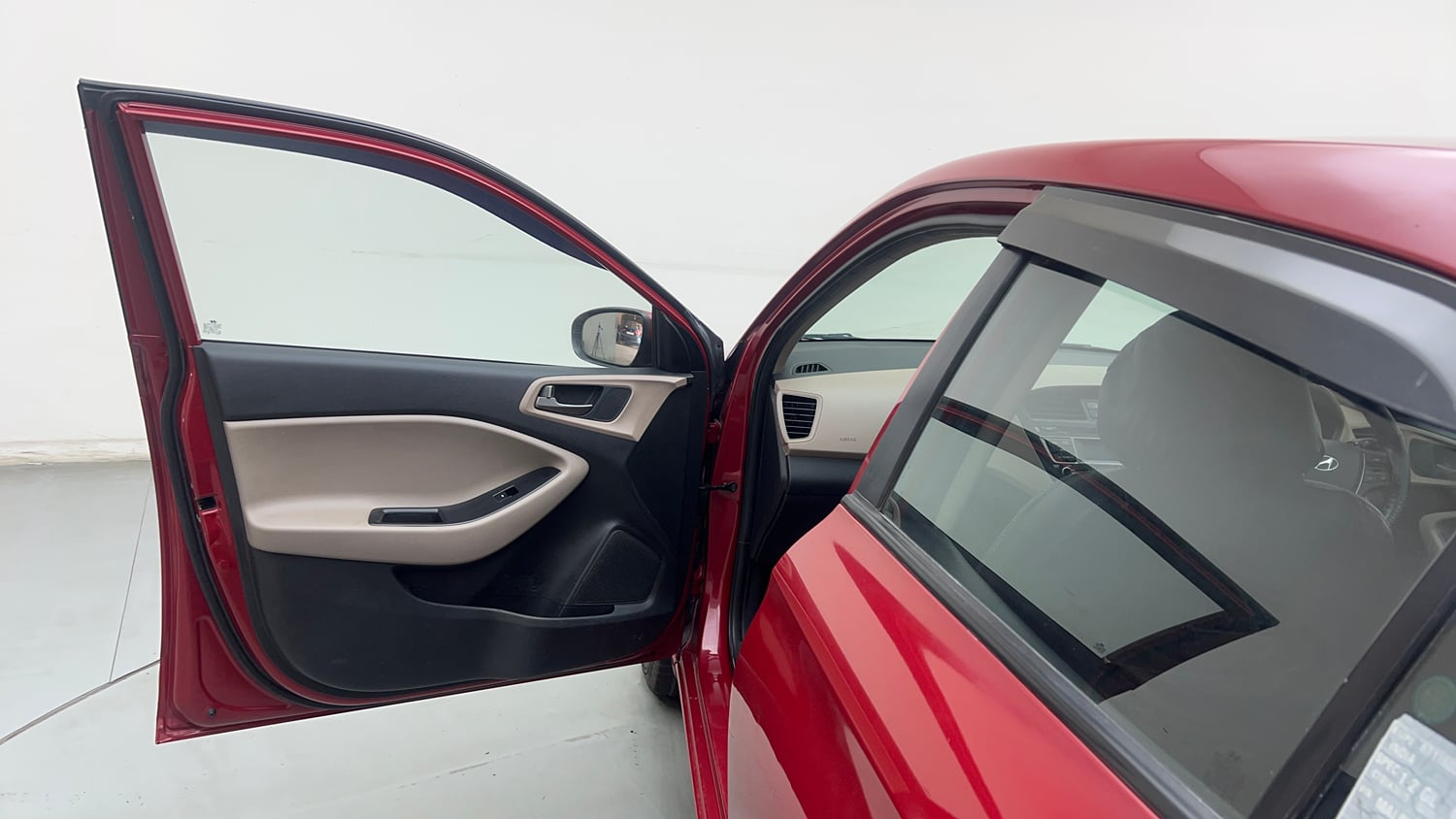 Used 2016 Hyundai Elite i20 Sportz 1.2 Petrol Manual interior LEFT FRONT DOOR OPEN VIEW