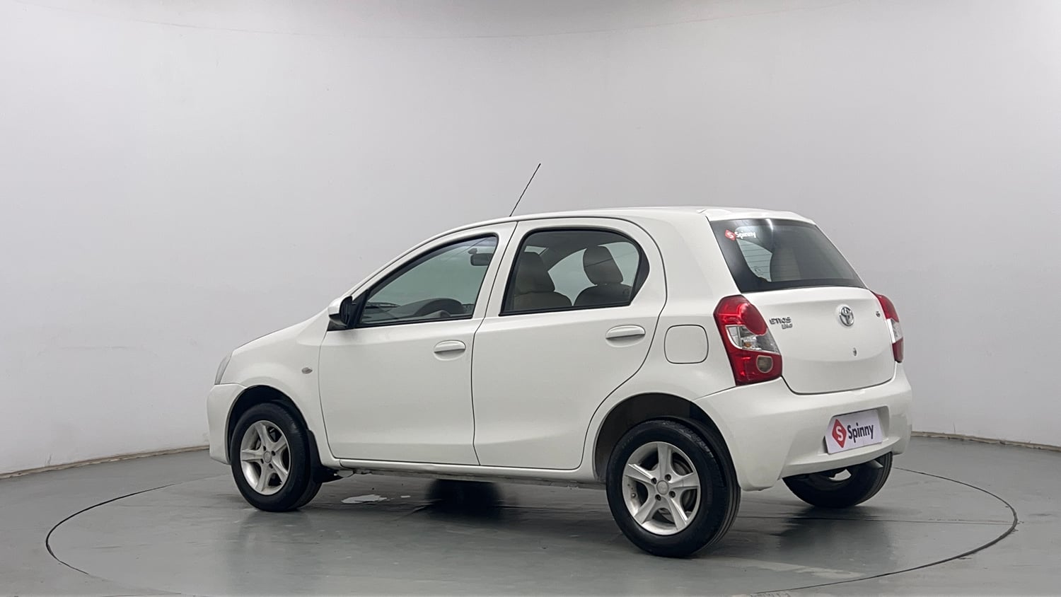 Used 2015 Toyota Etios Liva G Petrol Manual exterior LEFT REAR CORNER VIEW