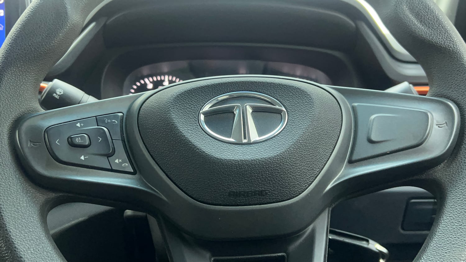 Used 2021 Tata Punch Adventure Rhythm Pack MT Petrol Manual top_features Steering mounted controls