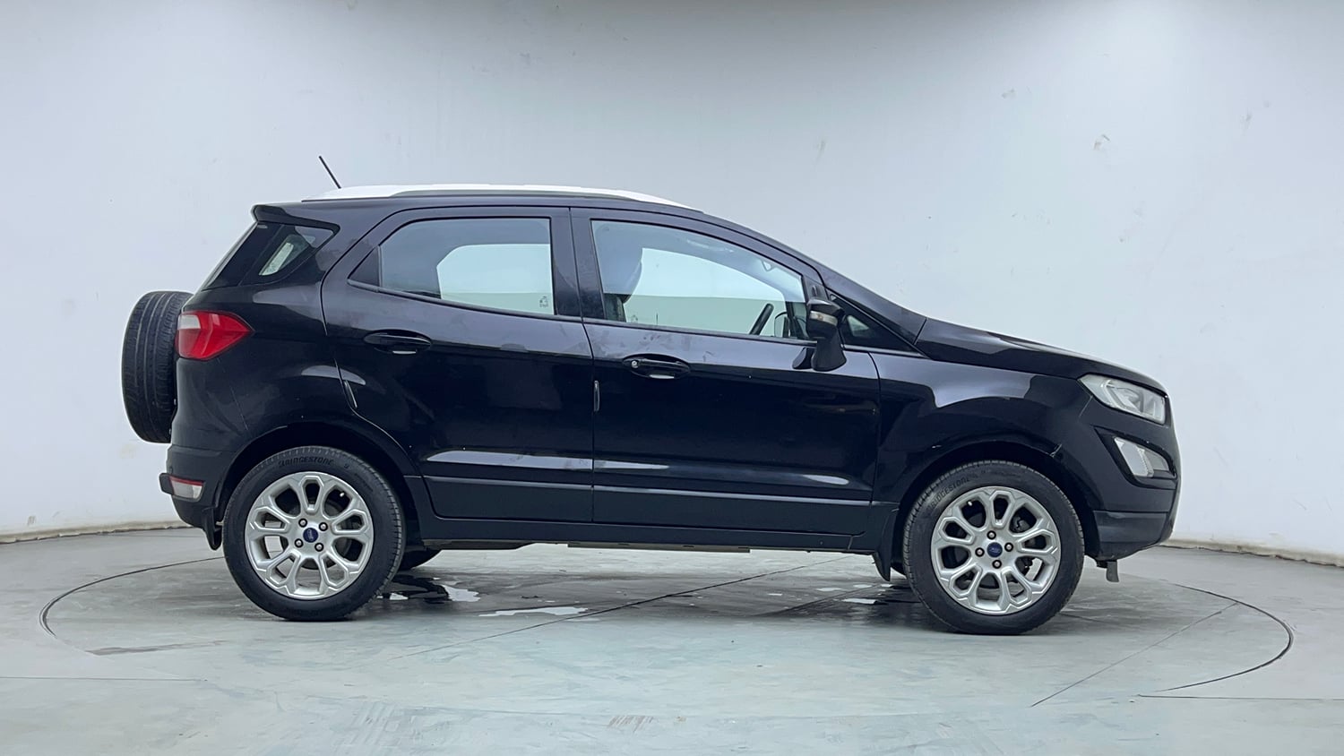 Used 2018 Ford EcoSport Titanium 1.5L TDCi Diesel Manual exterior RIGHT SIDE VIEW