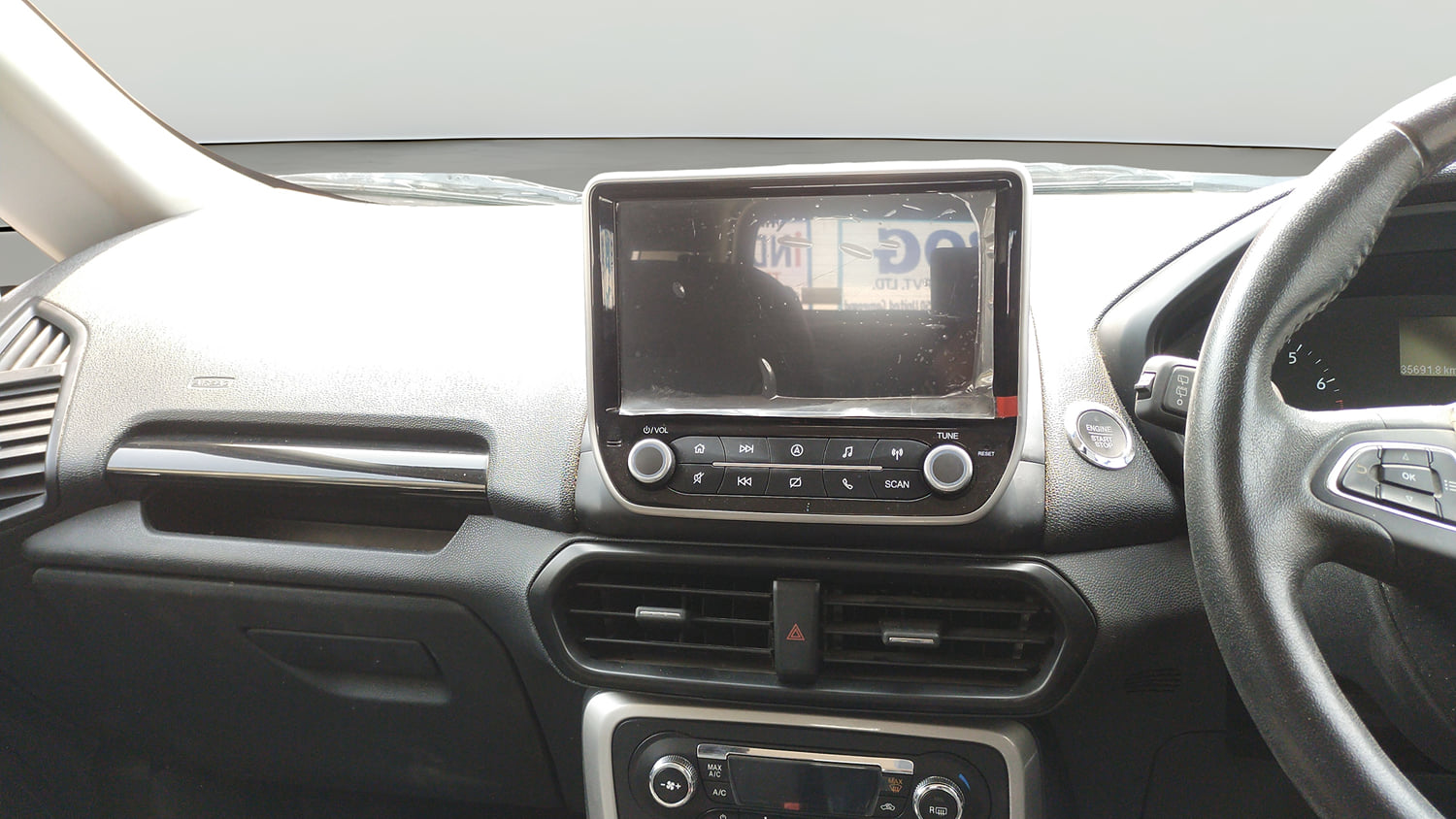 Used 2018 Ford EcoSport Titanium 1.5L Ti-VCT Petrol Manual interior MUSIC SYSTEM & AC CONTROL VIEW
