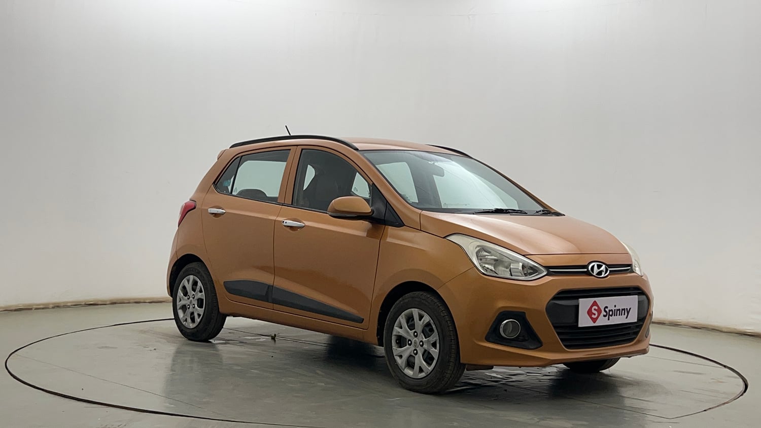 Used 2014 Hyundai Grand i10 Sportz 1.2 Kappa VTVT Petrol Manual exterior RIGHT FRONT CORNER VIEW