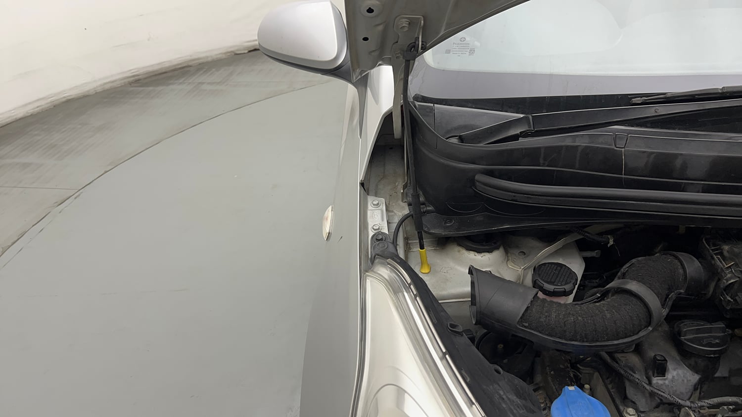 Used 2013 Hyundai Grand i10 Magna 1.2 Kappa VTVT Petrol Manual engine ENGINE RIGHT SIDE HINGE & APRON VIEW
