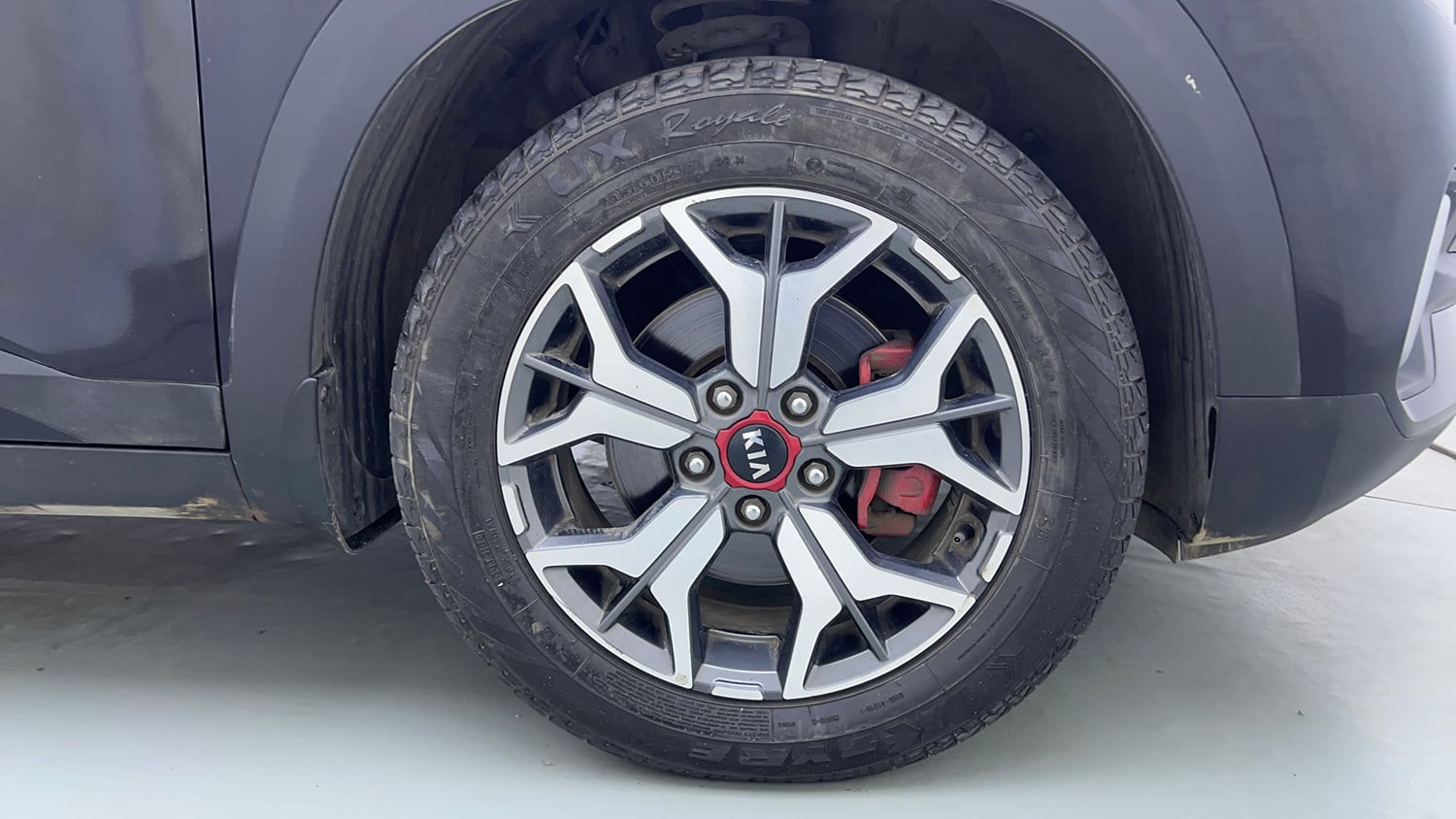 Used 2020 kia Seltos GTX DCT 1.4 Petrol Automatic tyres RIGHT FRONT TYRE RIM VIEW