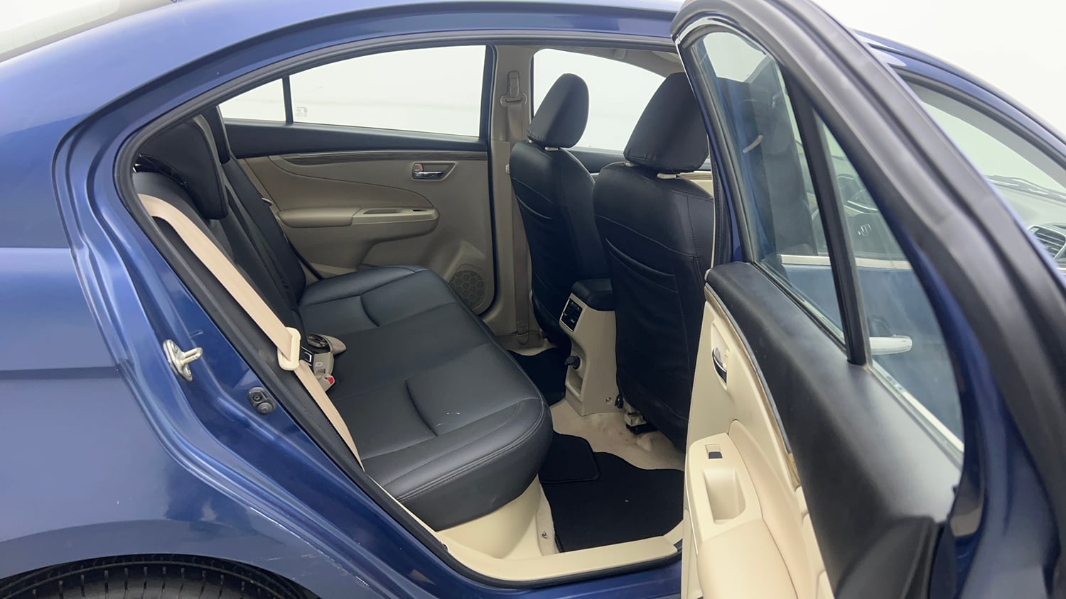 Used 2021 Maruti Suzuki Ciaz Zeta 1.5 Petrol Manual interior RIGHT SIDE REAR DOOR CABIN VIEW