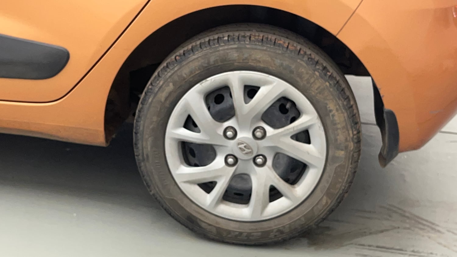 Used 2017 Hyundai Grand i10 Sportz 1.2 Kappa VTVT Petrol Manual tyres LEFT REAR TYRE RIM VIEW