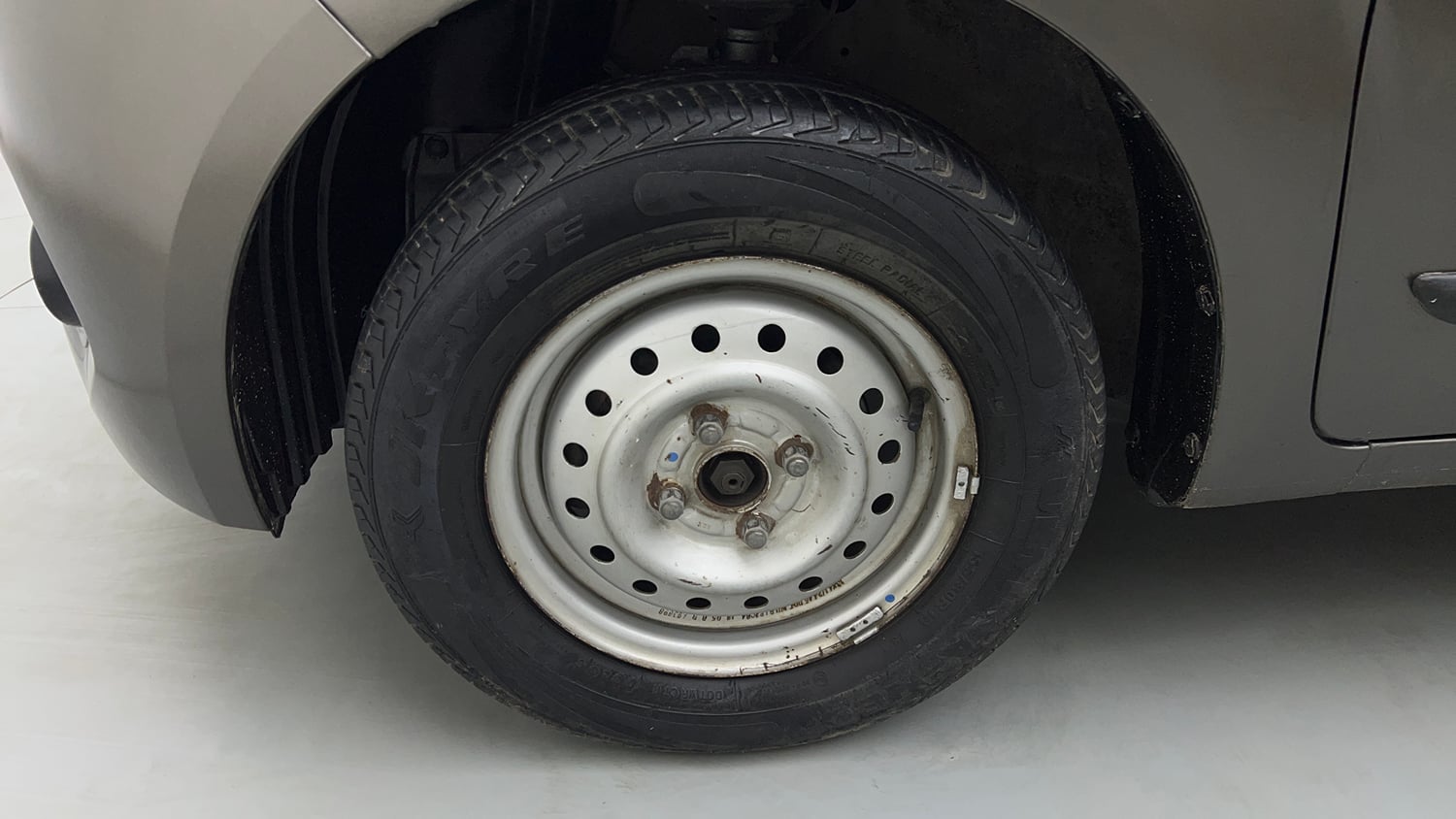 Used 2019 Maruti Suzuki Wagon R LXi 1.0 CNG Cng Manual tyres LEFT FRONT TYRE RIM VIEW