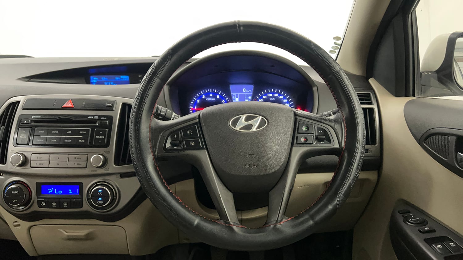 Used 2013 Hyundai i20 Asta 1.2 Petrol Manual interior STEERING VIEW