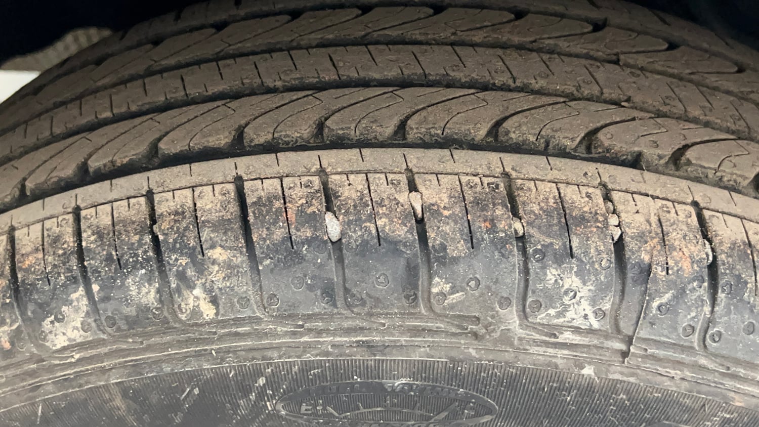 Used 2018 Ford EcoSport Trend 1.5L Ti-VCT Petrol Manual tyres RIGHT REAR TYRE TREAD VIEW