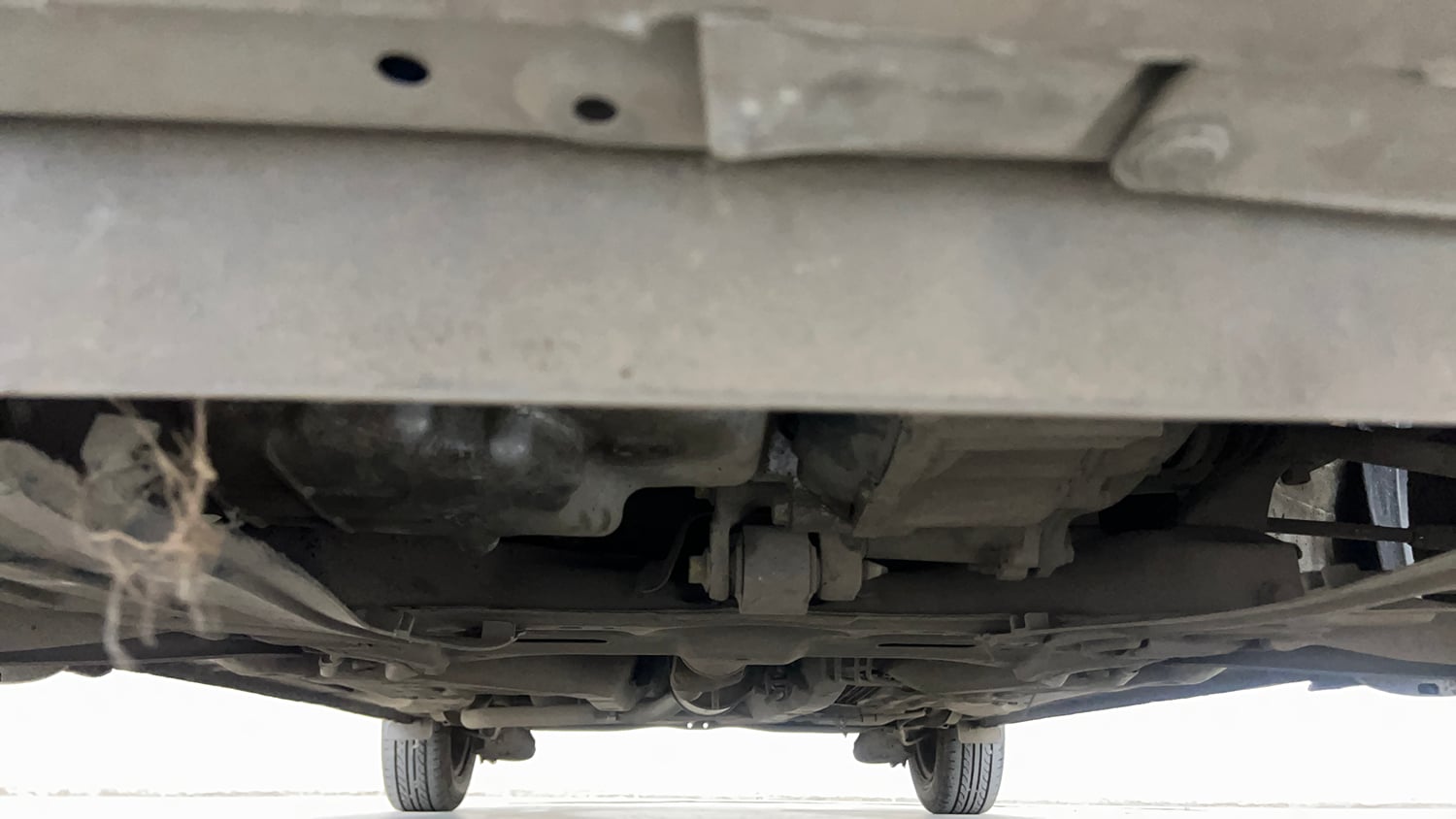 Used 2015 Honda Amaze 1.2 S i-VTEC Petrol Manual extra FRONT LEFT UNDERBODY VIEW
