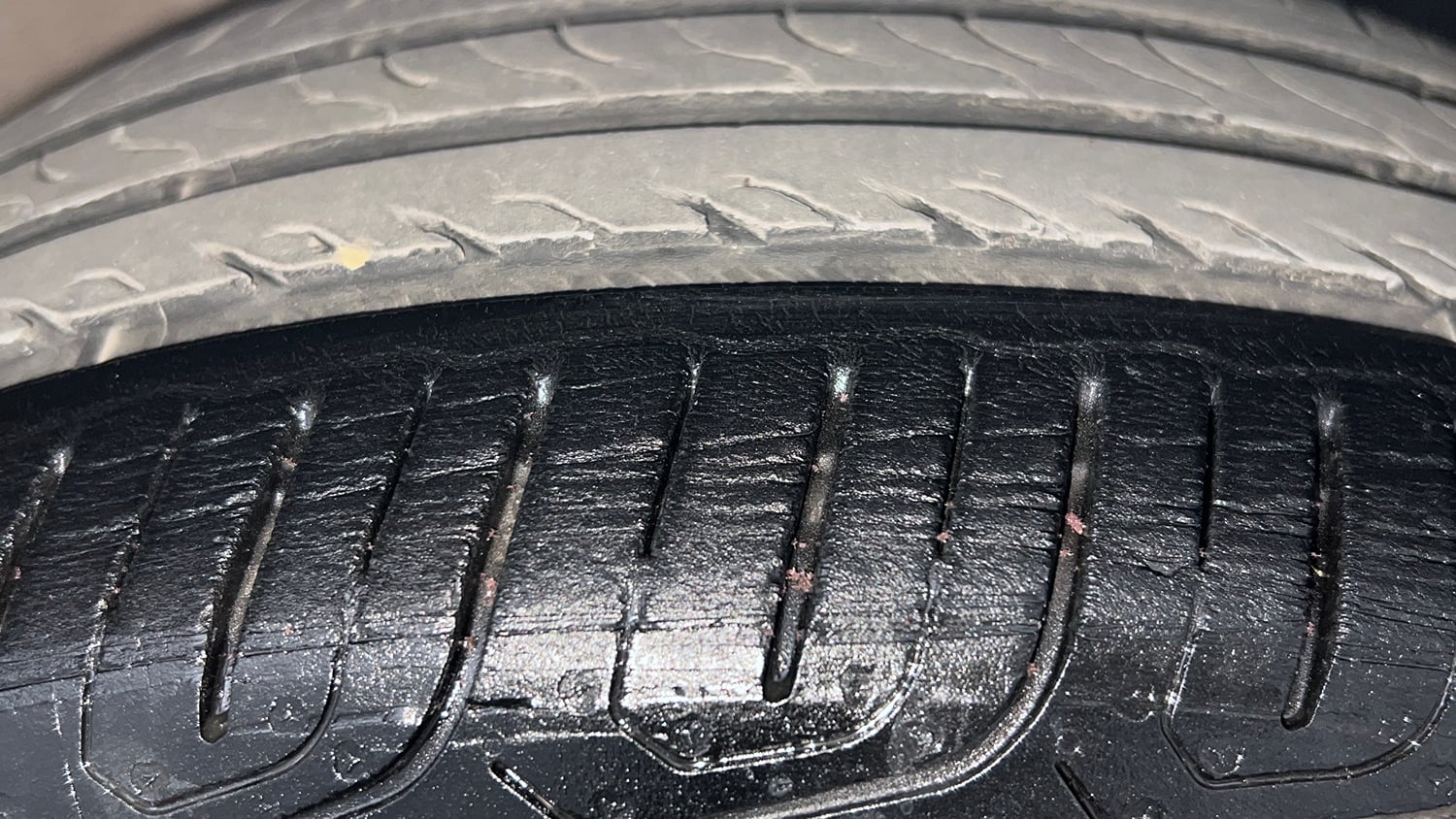 Used 2015 Toyota Etios Liva G Petrol Manual tyres RIGHT FRONT TYRE TREAD VIEW