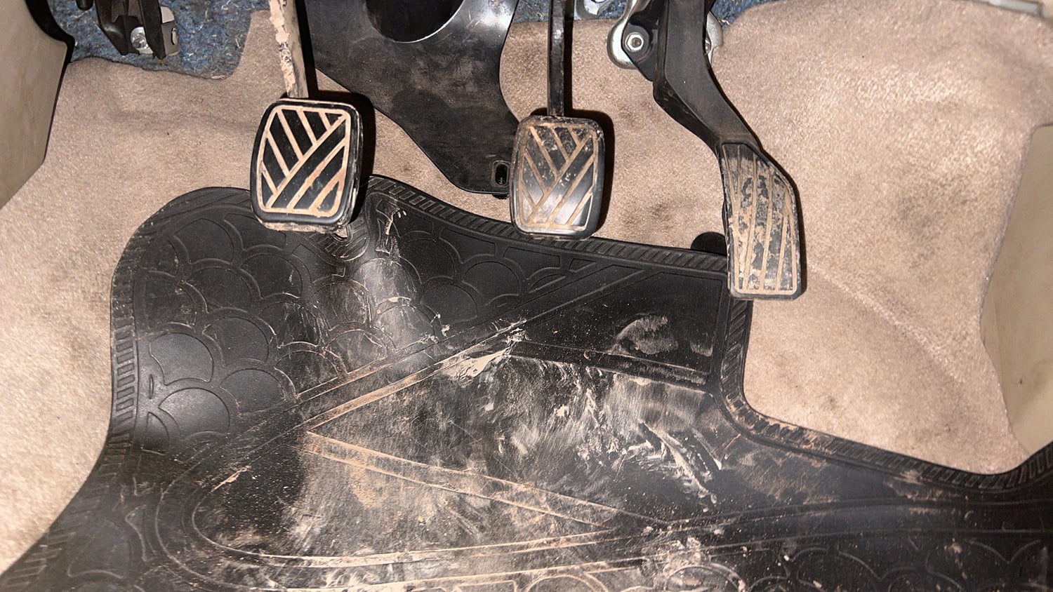 Used 2014 Maruti Suzuki Swift Dzire VXI Petrol Manual interior PEDALS VIEW