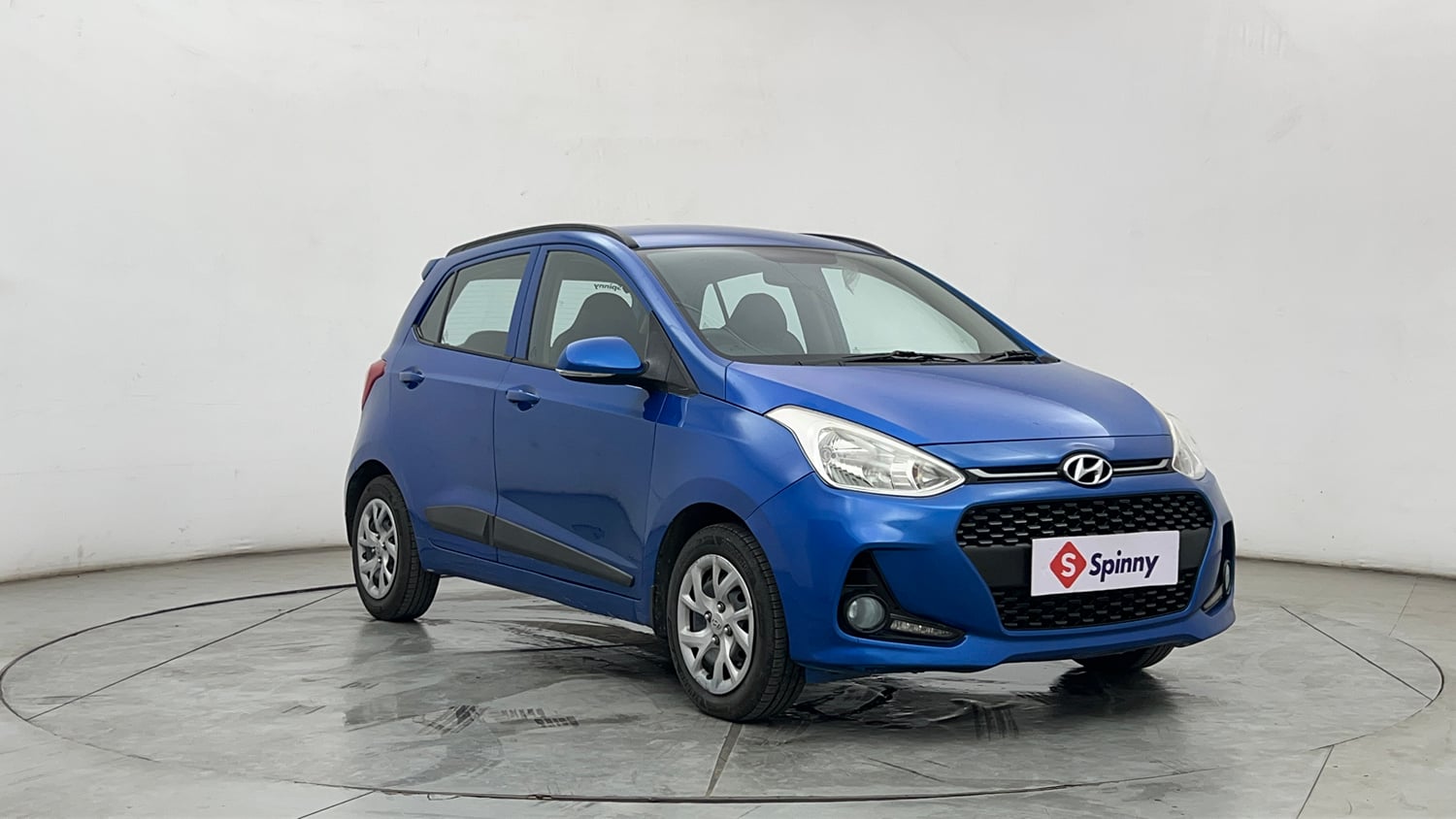 Used 2019 Hyundai Grand i10 Sportz 1.2 Kappa VTVT Petrol Manual exterior RIGHT FRONT CORNER VIEW