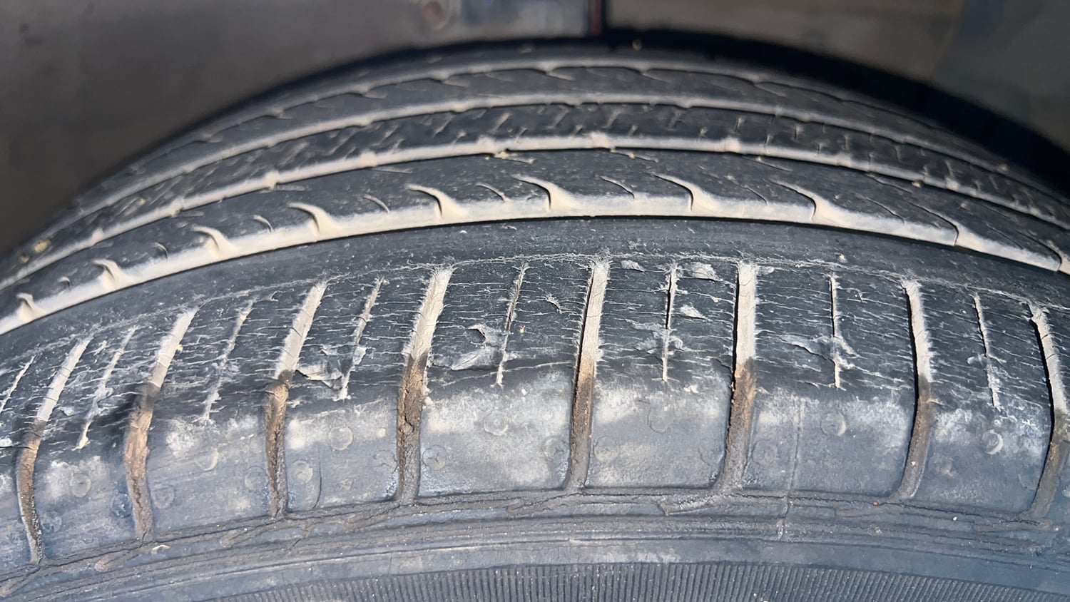Used 2018 Maruti Suzuki Ciaz Alpha 1.4 AT Petrol Automatic tyres RIGHT FRONT TYRE TREAD VIEW