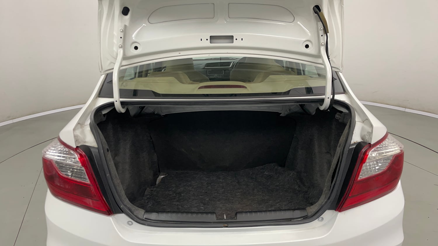 Used 2017 Honda Amaze 1.2 SX i-VTEC Petrol Manual interior DICKY INSIDE VIEW