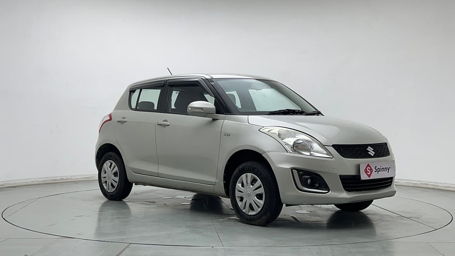 Used 2015 Maruti Suzuki Swift VXi Petrol Manual exterior RIGHT FRONT CORNER VIEW