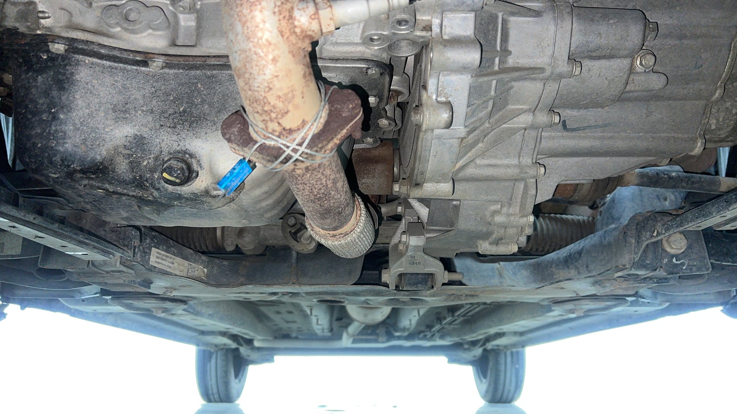 Used 2021 Tata Punch Adventure Rhythm Pack MT Petrol Manual extra FRONT LEFT UNDERBODY VIEW