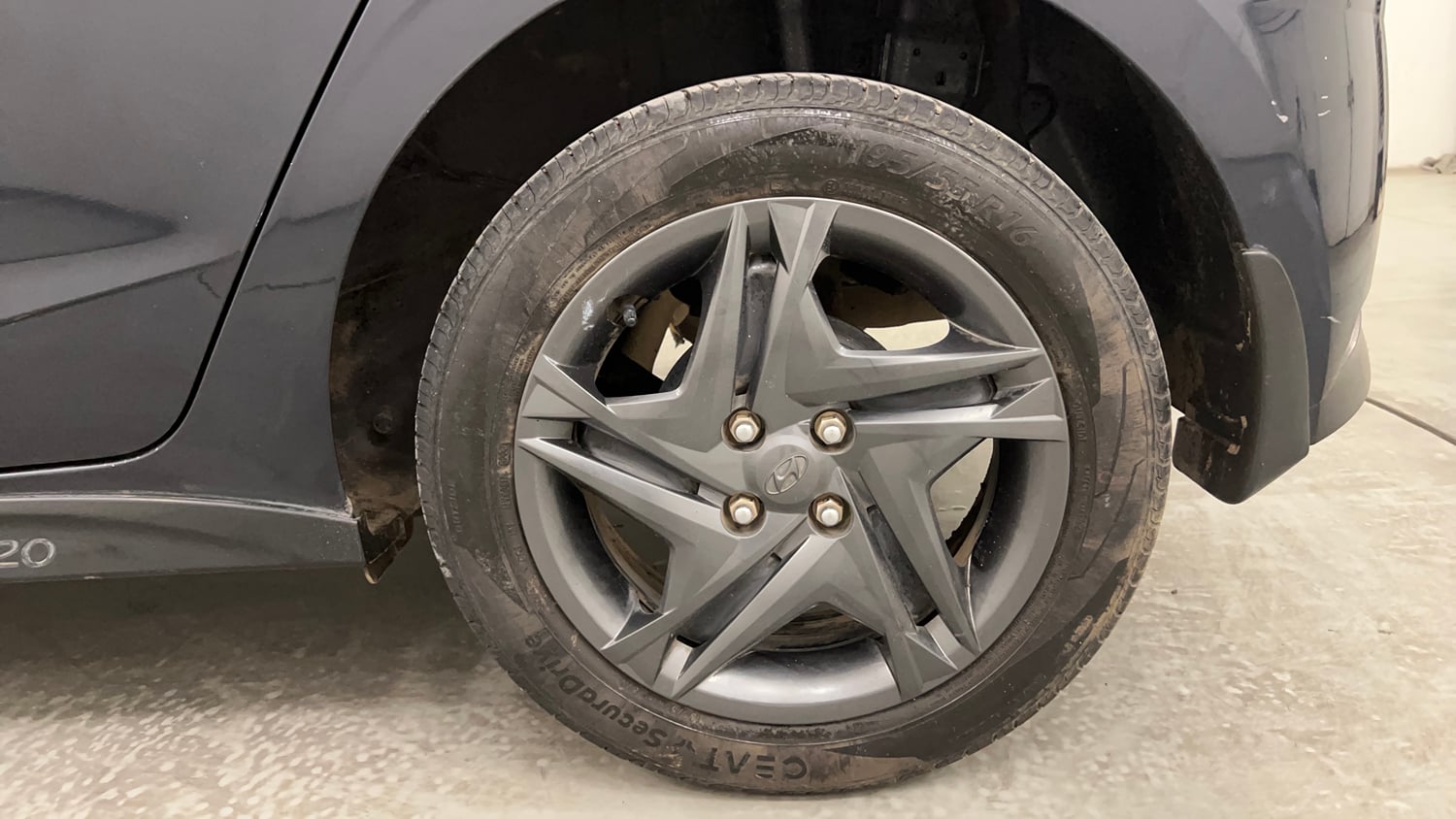 Used 2023 Hyundai i20 Sportz 1.2 IVT Petrol Automatic tyres LEFT REAR TYRE RIM VIEW