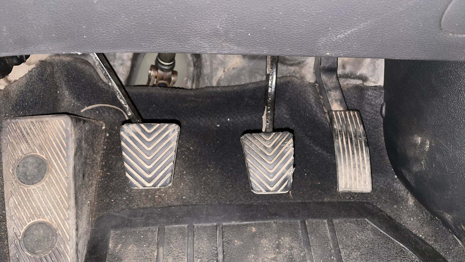 Used 2014 Hyundai Elite i20 Asta 1.2 Petrol Manual interior PEDALS VIEW