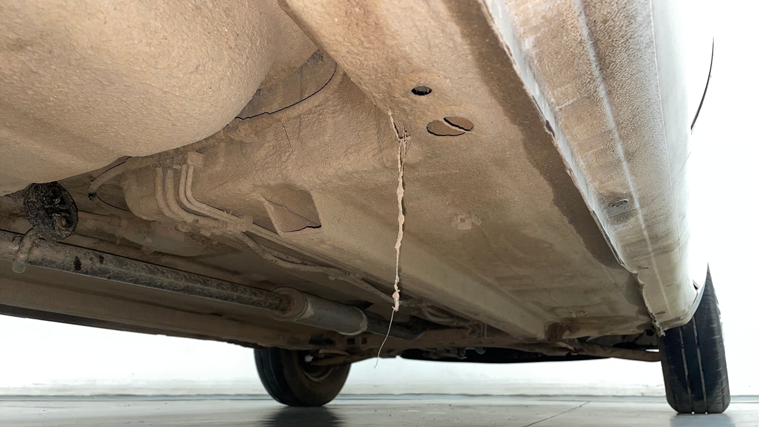 Used 2016 Datsun Redi-GO T (O) Petrol Manual extra REAR RIGHT UNDERBODY VIEW